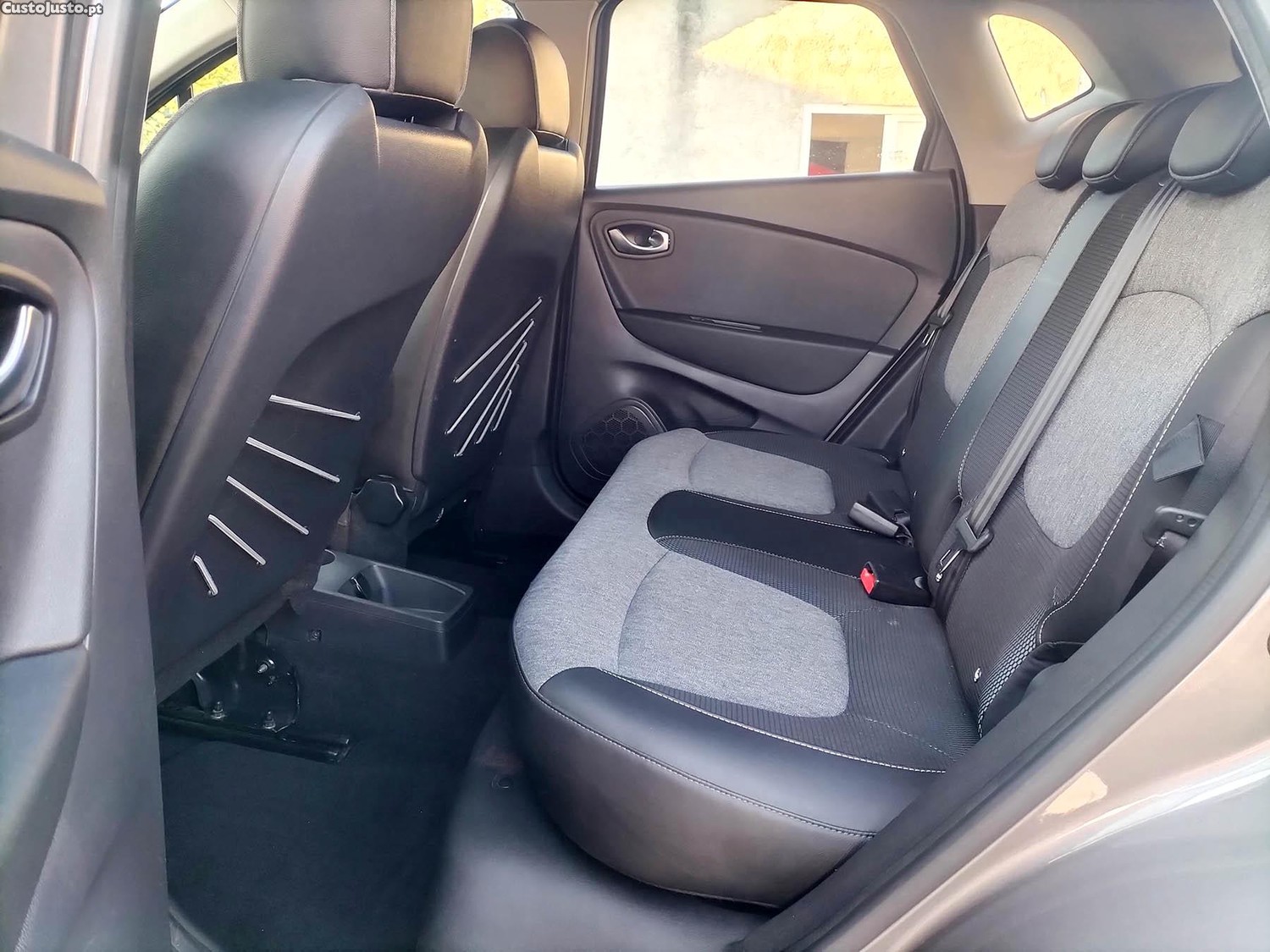 Renault Captur 1.5 DCI Energy 110cv — fotografia 4
