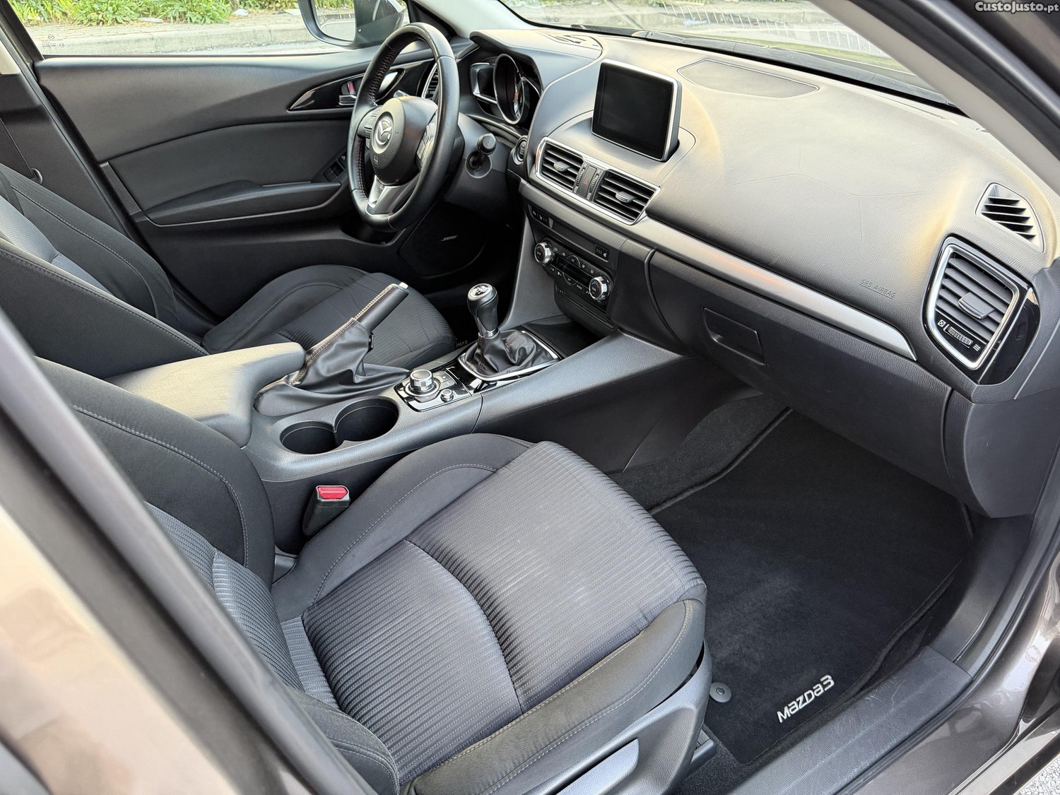 Mazda 3 1.5 Skyactiv-D Nacional — fotografia 5