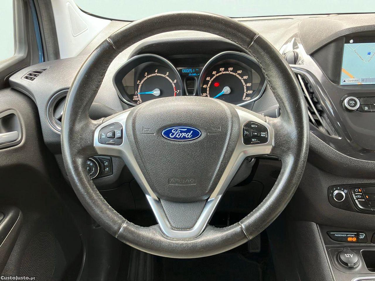 Ford Tourneo 1.0 EcoBoost Titanium — fotografia 7