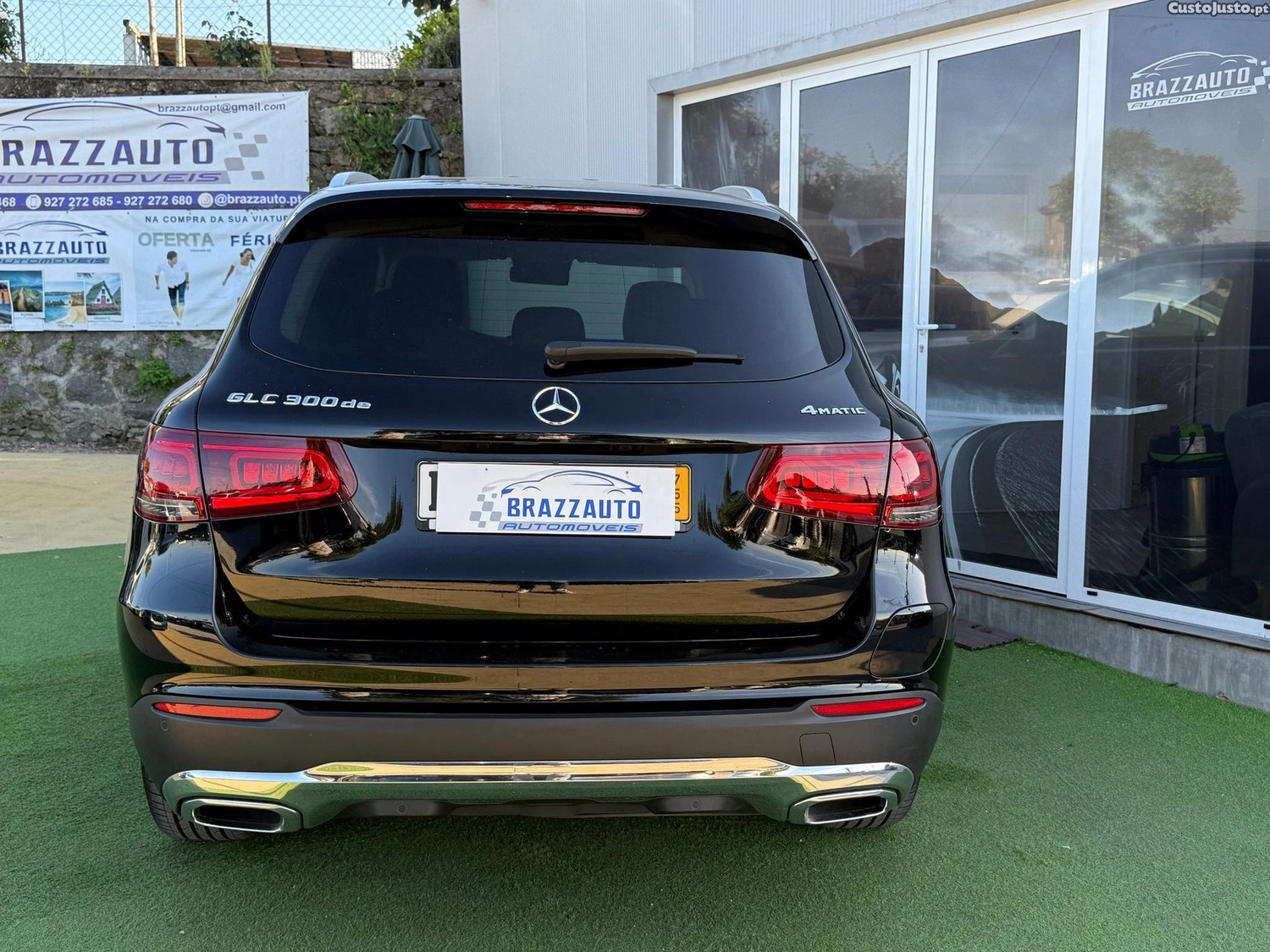 Mercedes-Benz GLC 300 de 4Matic 9G-TRONIC Exclusive — fotografia 24