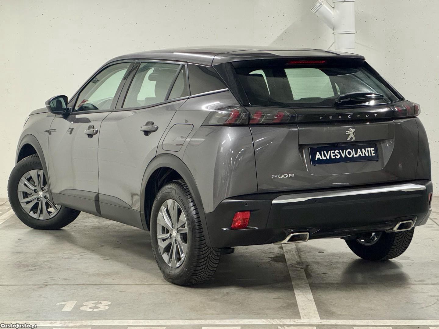 Peugeot 2008 1.2 PureTech Active Pack EAT8 — fotografia 14