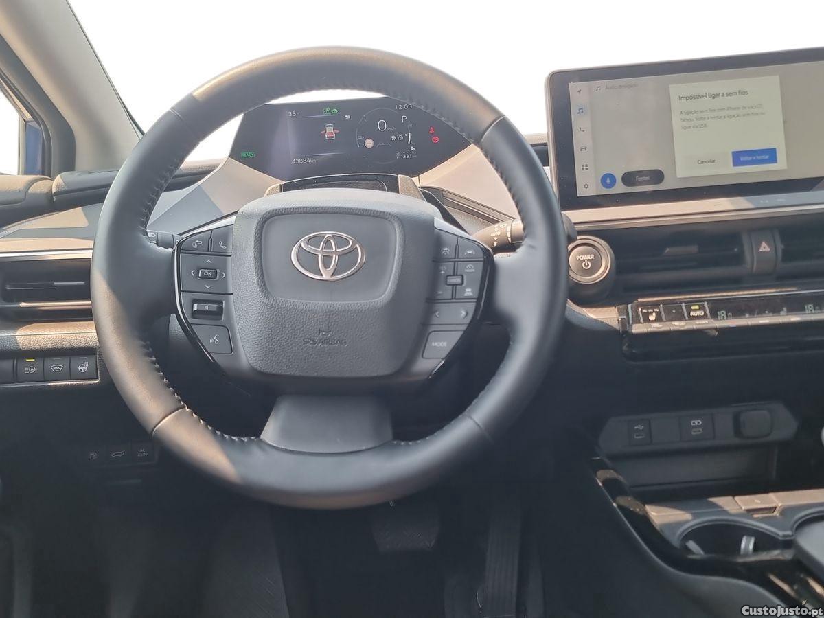 Toyota Prius 2.0 Plug-in Luxury — fotografia 7