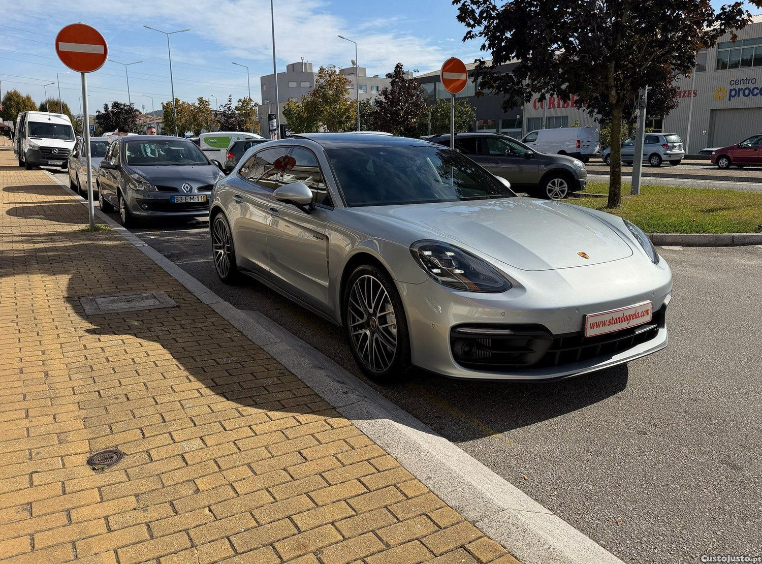 Porsche Panamera Sport Turismo 4 E-Hybrid Platinum Edition PDLS — photo 3