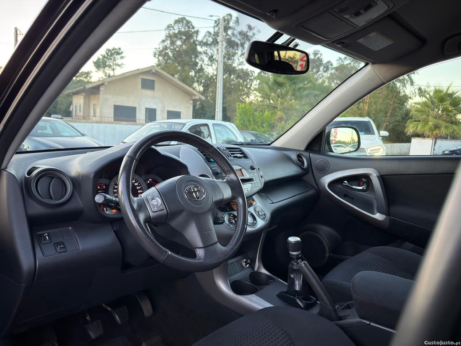 Toyota RAV4 2.2 D-4D X — fotografia 10