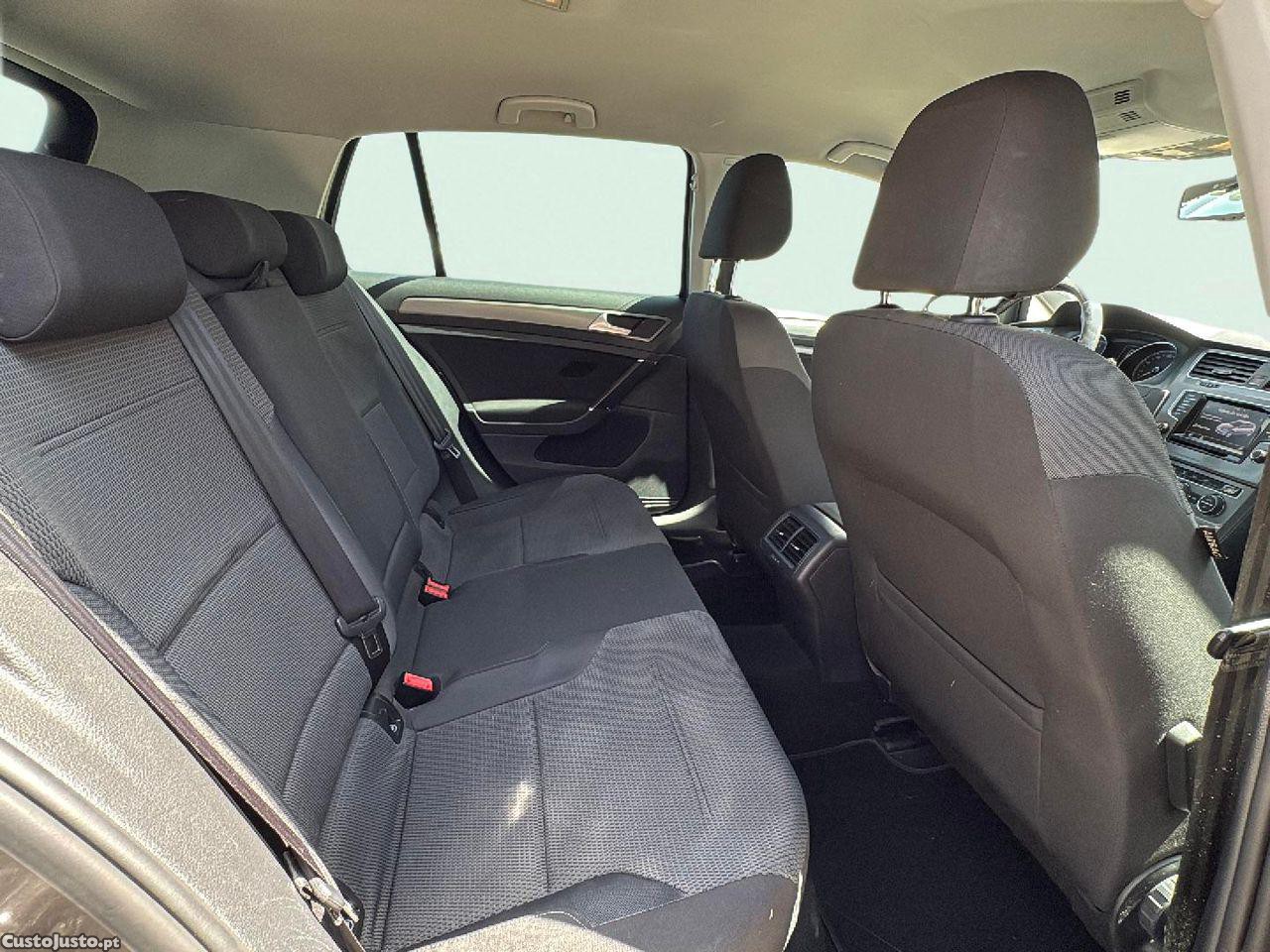 Volkswagen Golf 1.6 TDi BlueMotion Trendline — fotografia 2