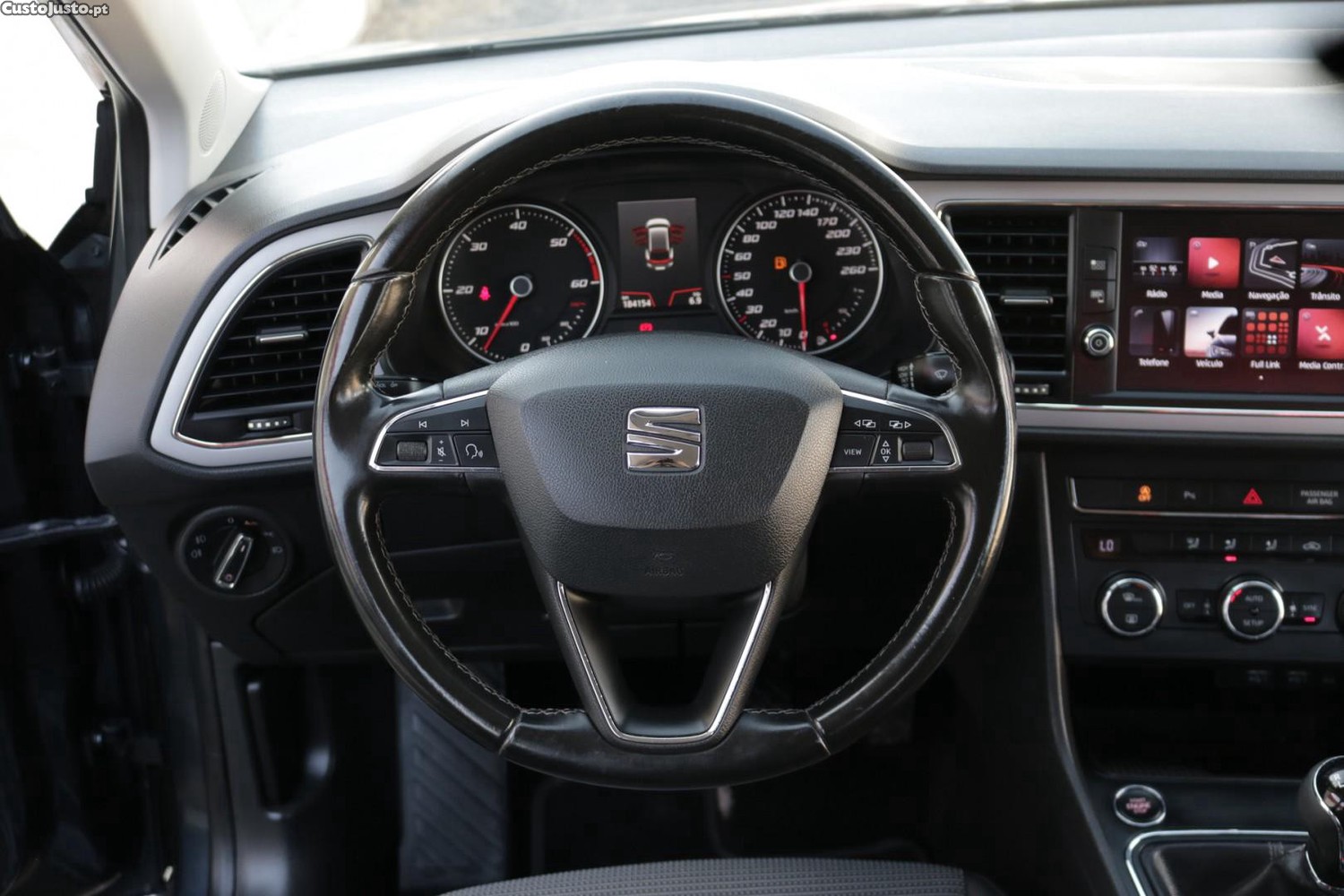 SEAT Leon ST 1.6 TDI Style 115cv — fotografia 32