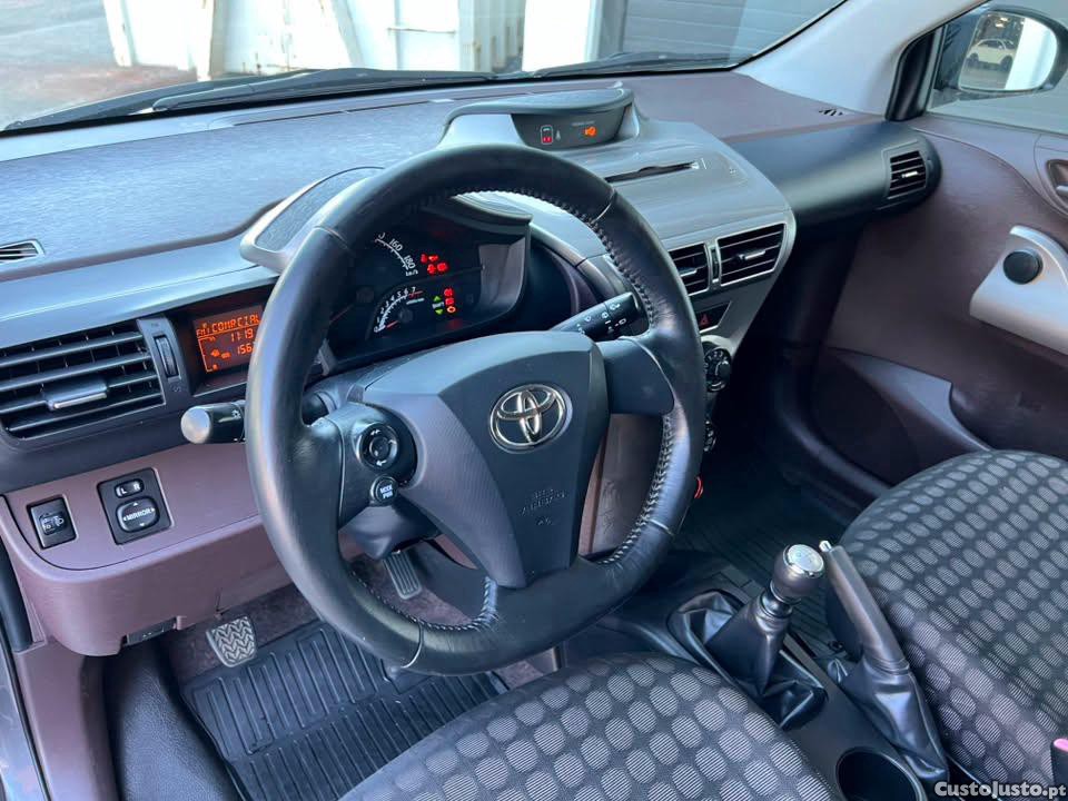 Toyota iQ 1.0 VVT-i plus — fotografia 8
