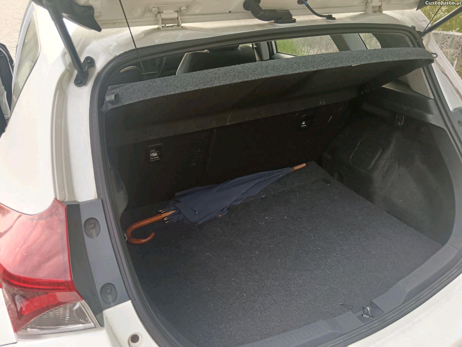 Toyota Auris 1.4 D4D 90cv — fotografia 6