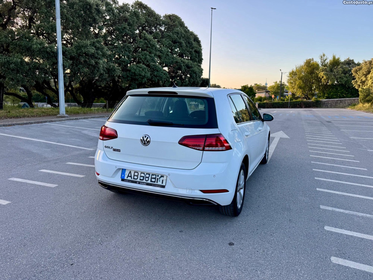 Volkswagen Golf 1.6 TDI — fotografia 3
