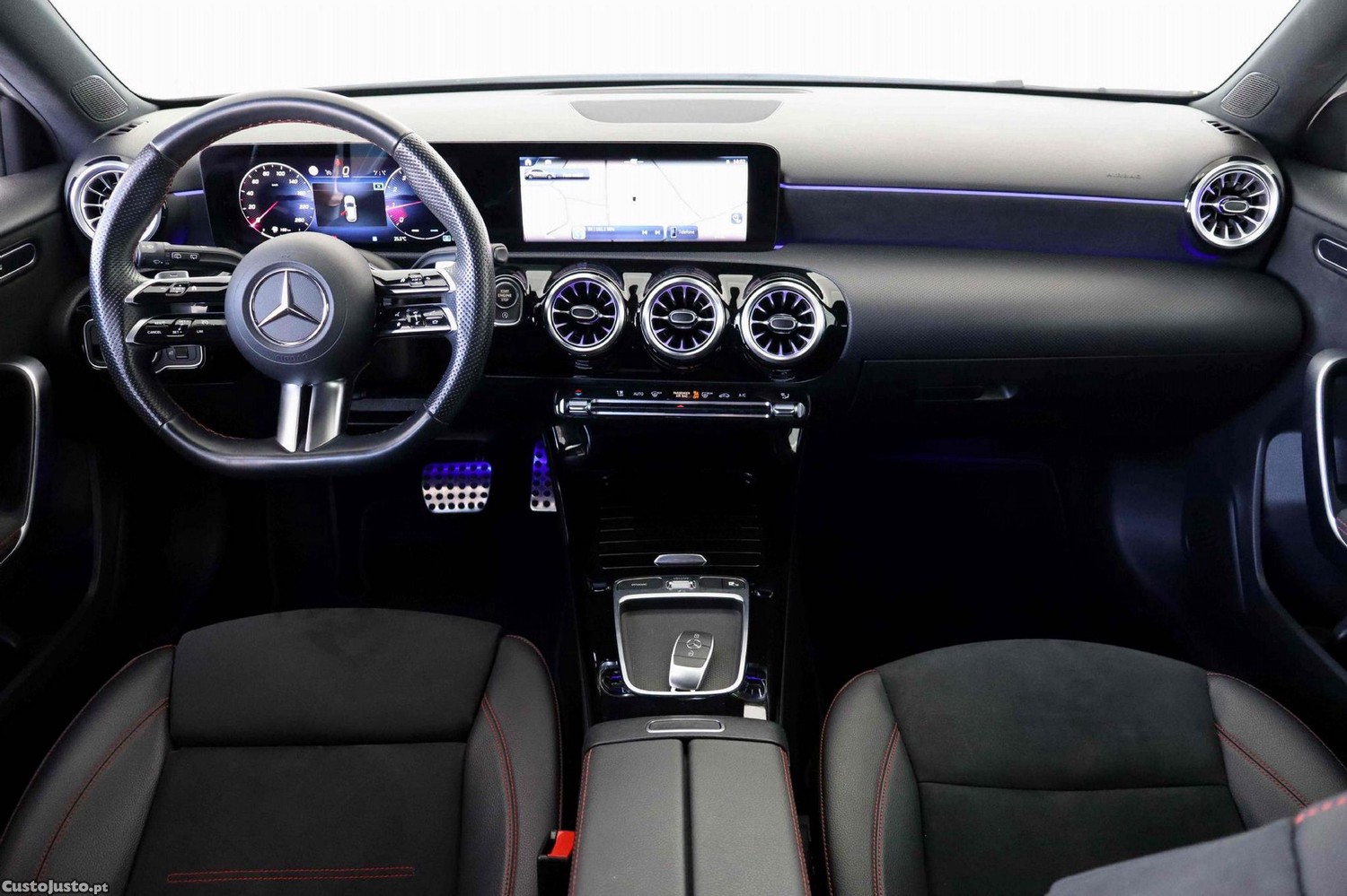 Mercedes-Benz A 200 AMG Line Aut. — fotografia 3