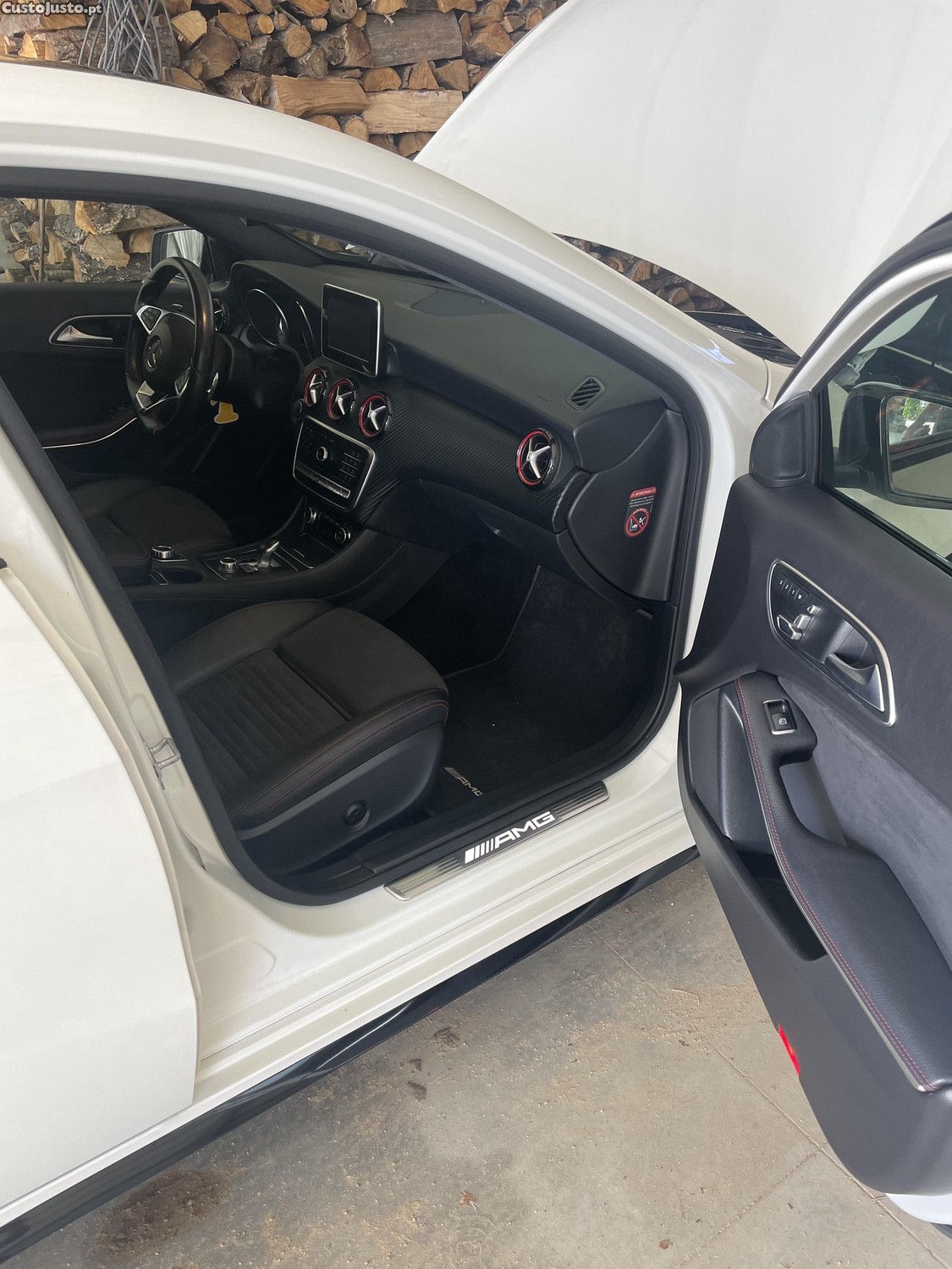 Mercedes-Benz A 45 AMG Desportivo — fotografia 4