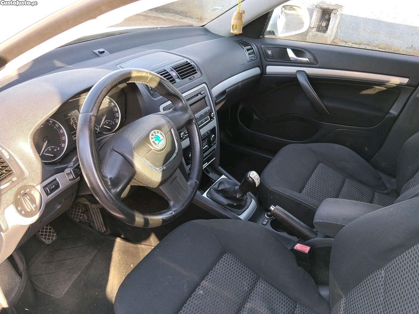 Skoda Octavia 1.6 D - 10 — photo 5