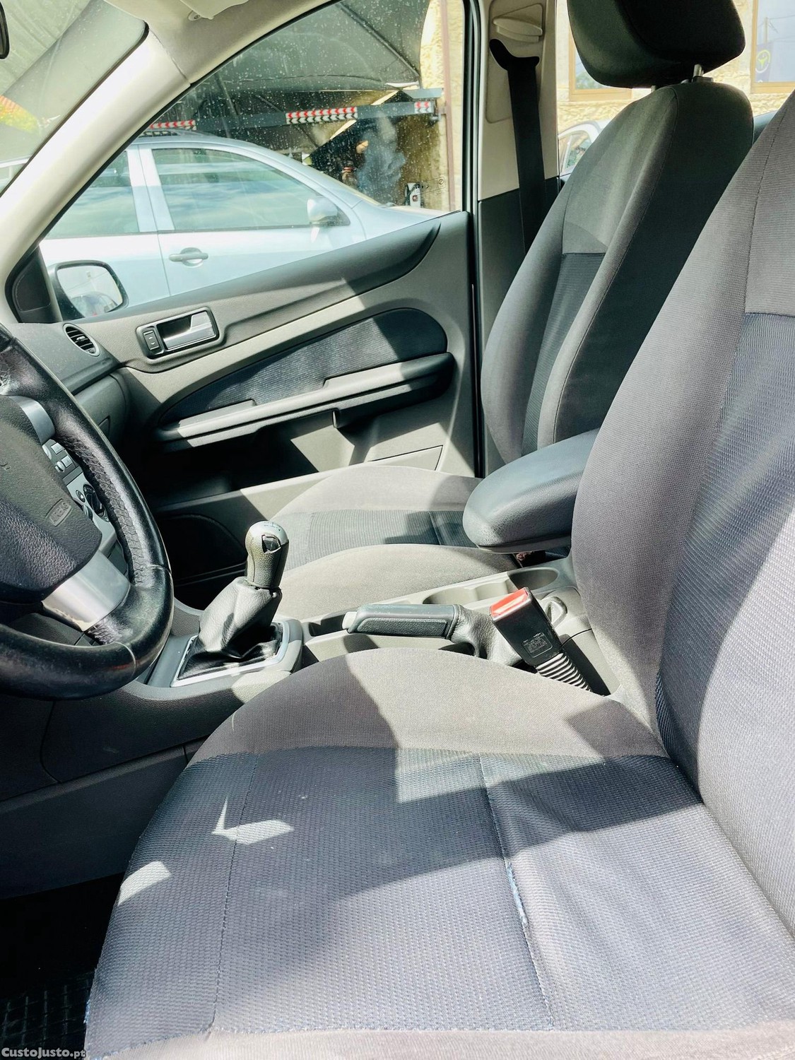 Ford Focus 1.4 16V Trend — fotografia 3