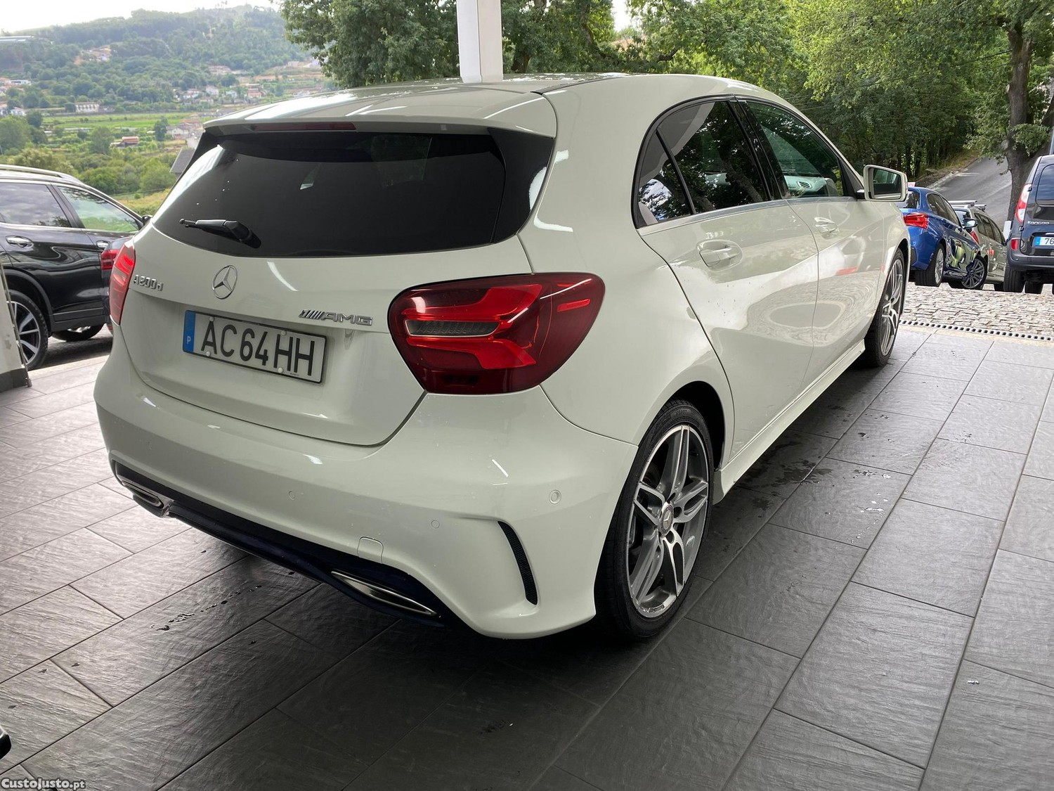Mercedes-Benz A 200 d AMG Line — fotografia 16