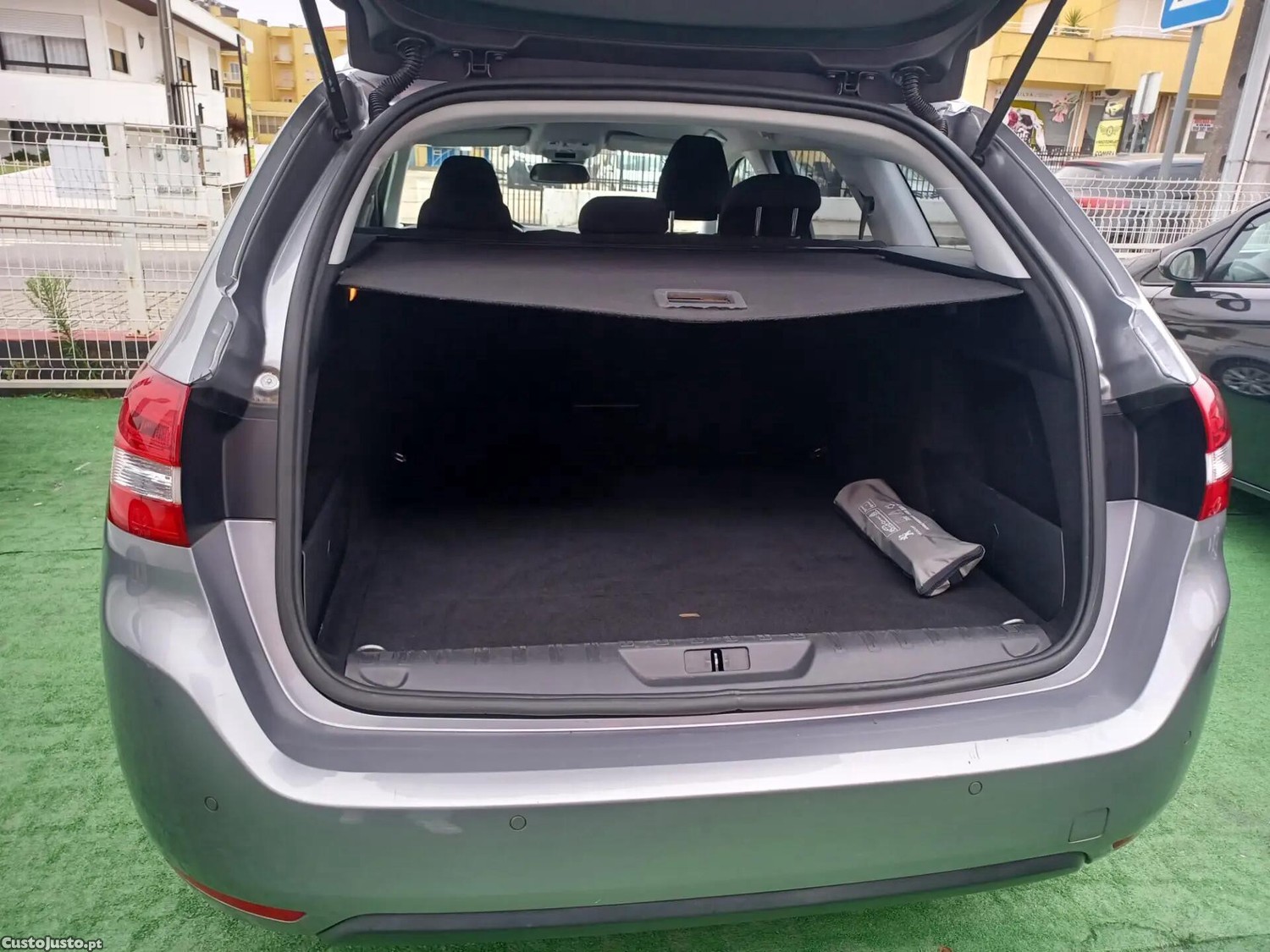 Peugeot 308 1.5 BlueHDi Style — fotografia 3