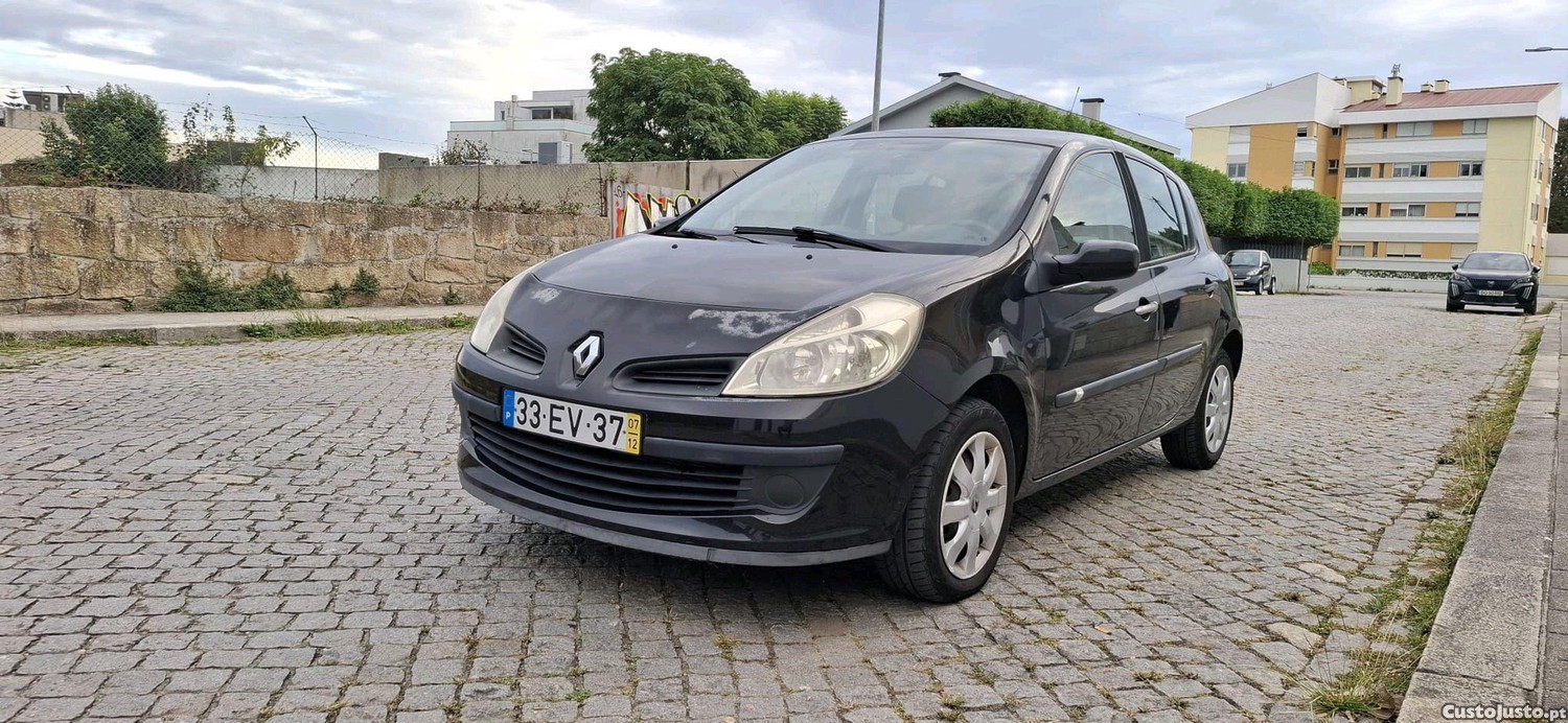 Renault Clio 1.5dci 106mil klms - 07 — photo 2