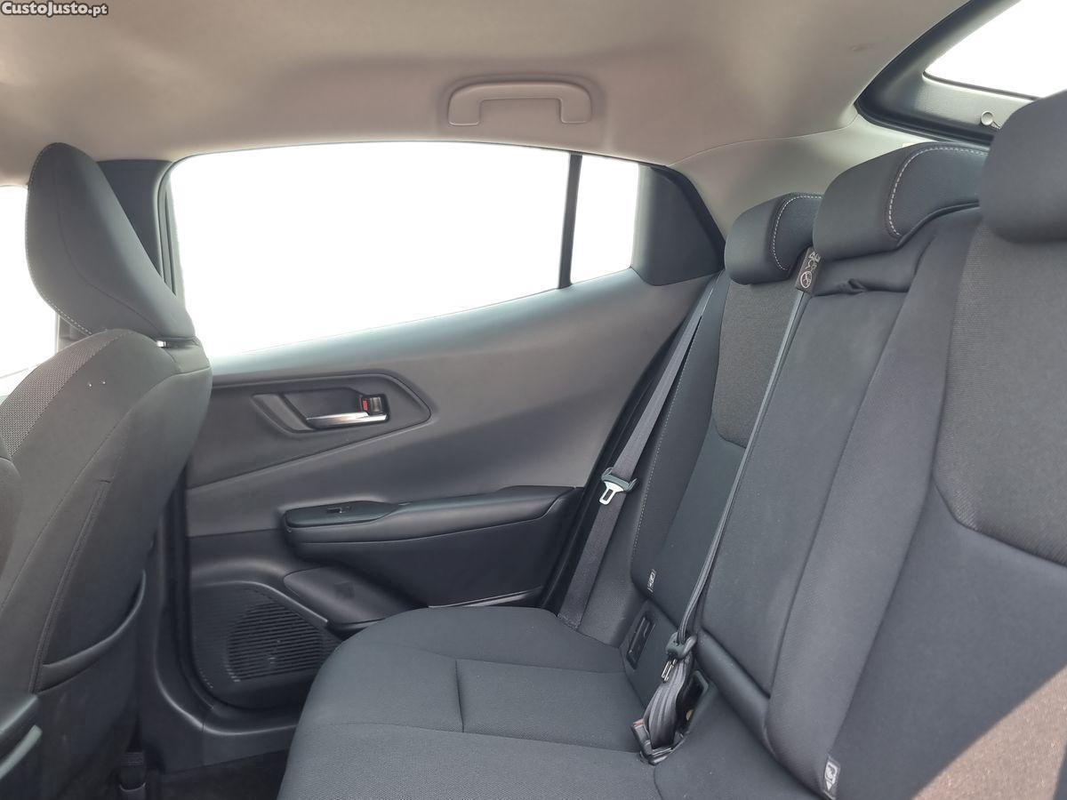 Toyota Prius 2.0 Plug-in Luxury — fotografia 5