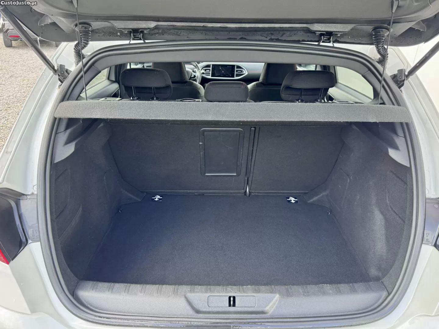 Peugeot 308 1.2 puretech gt pack eat8 — fotografia 4
