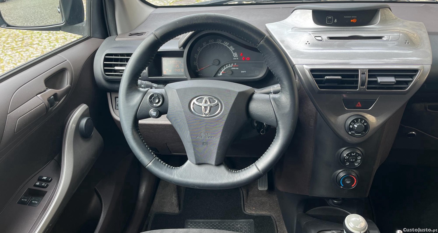 Toyota iQ 1.0 vvt-i — fotografia 4