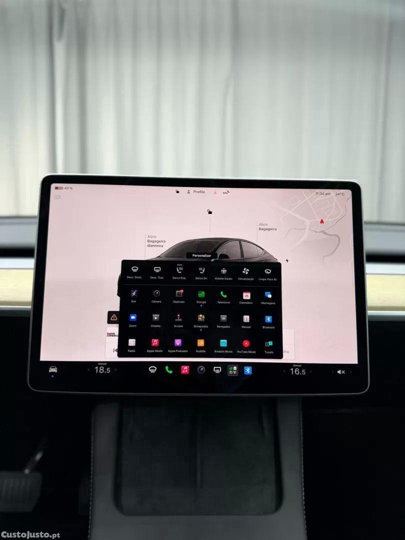 Tesla Model Y Standard range plus — fotografia 8