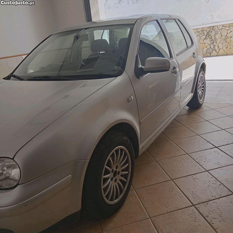 Volkswagen Golf 1.9 TDI 110 CV — fotografia 11