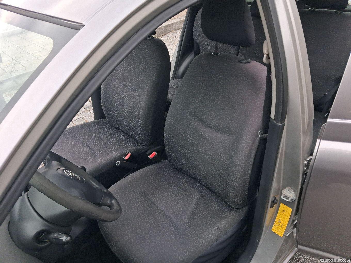 Toyota Yaris 1.0 vvti — fotografia 5
