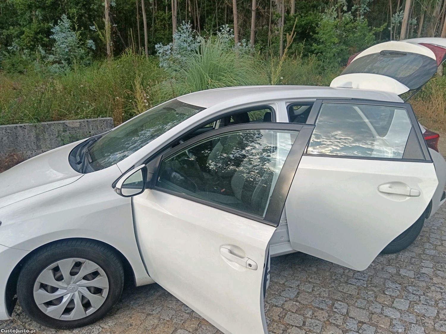 Toyota Auris 1.4 D4D 90cv — fotografia 9