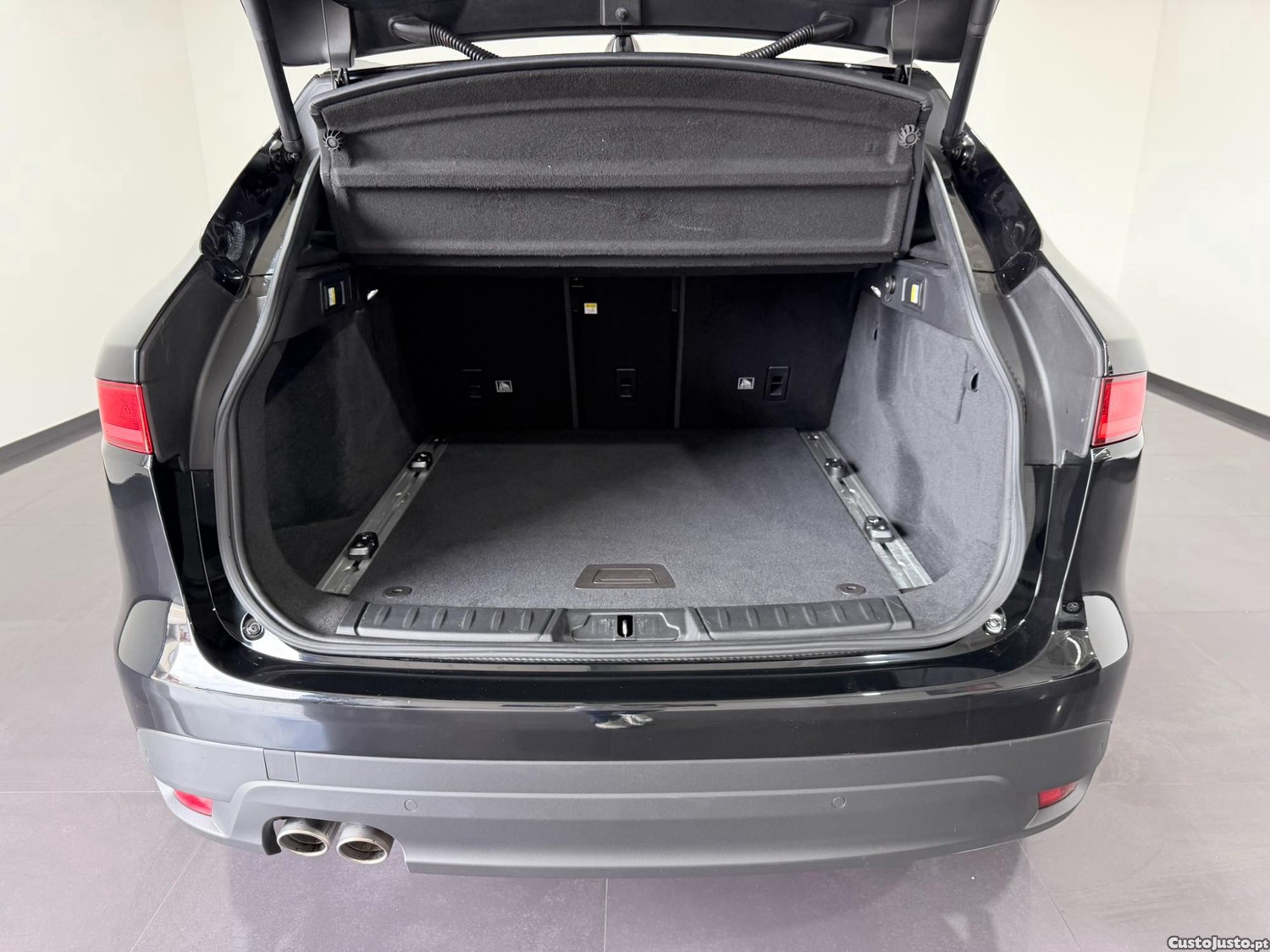 Jaguar F-Pace 2.0 I4-D R-SPORT AUTO 180 CV - NACIONAL - 87786 KM — fotografia 4