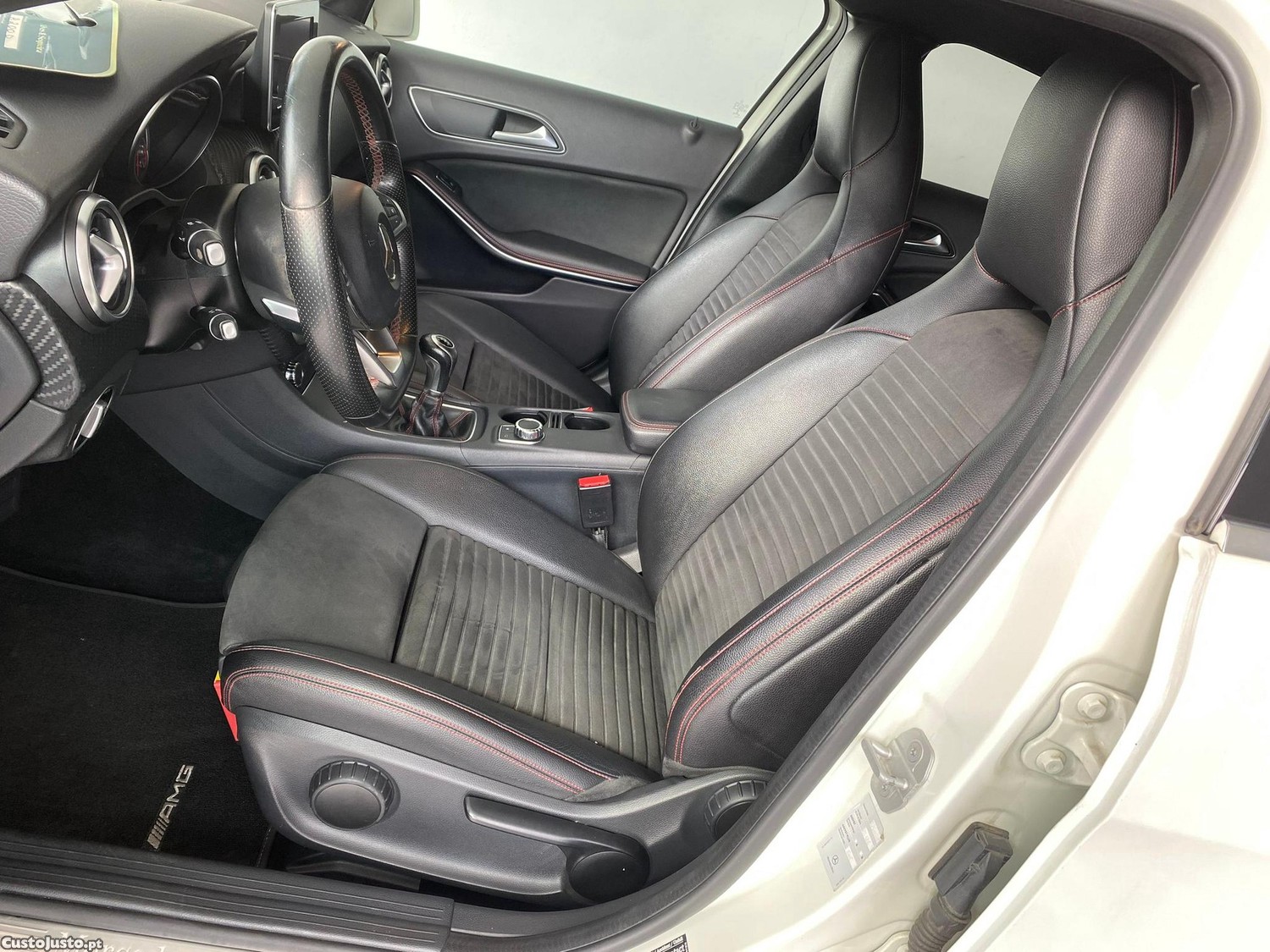 Mercedes-Benz A 200 d AMG Line — fotografia 12