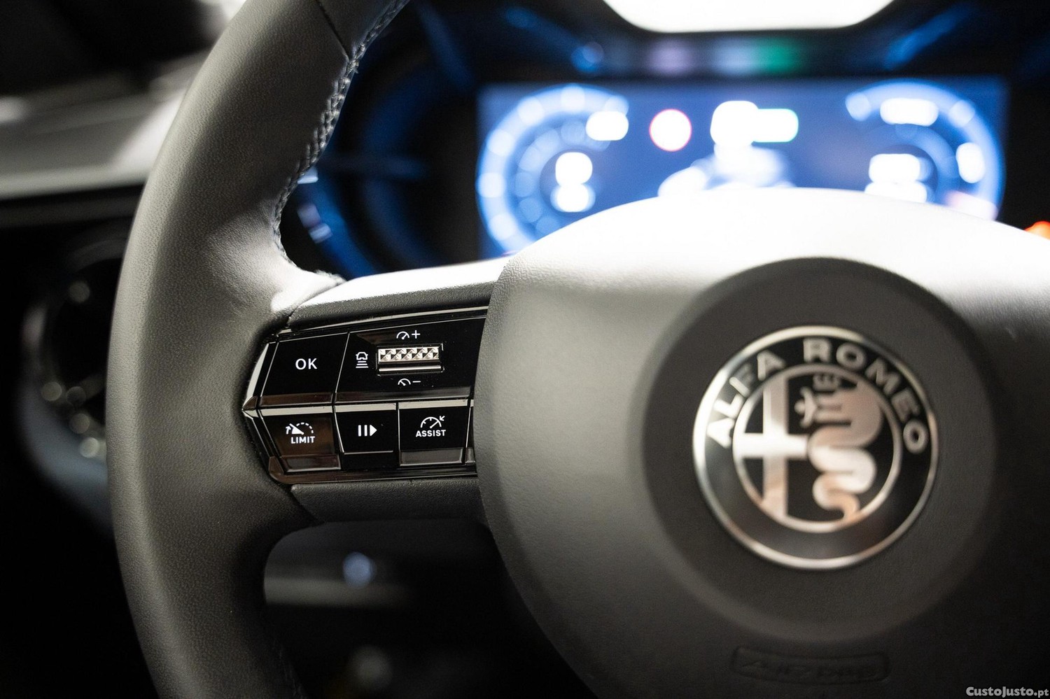 Alfa Romeo Junior 54 kWh Intensa — fotografia 15
