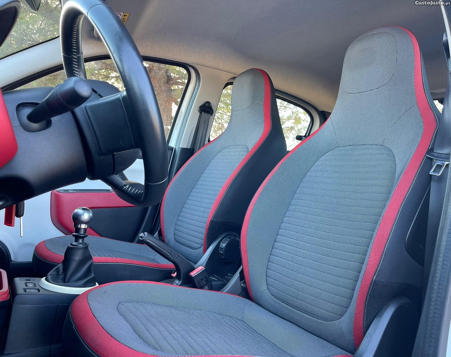 Renault Twingo 1.0 SCe Dynamique — fotografia 6