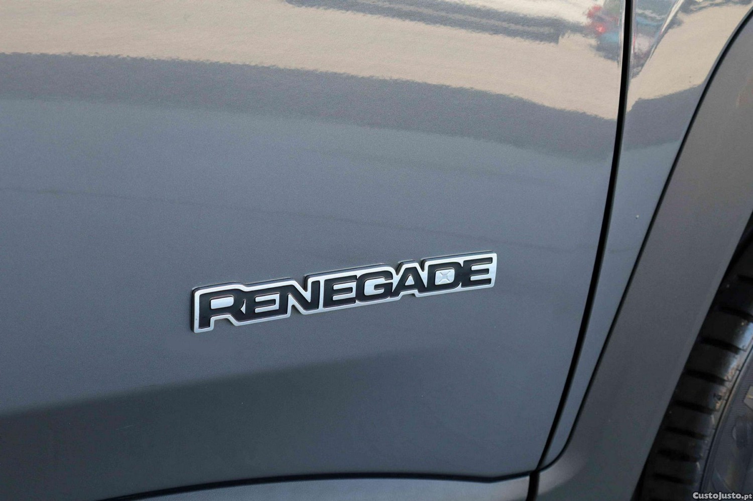 Jeep Renegade 1.0 T Limited — fotografia 25