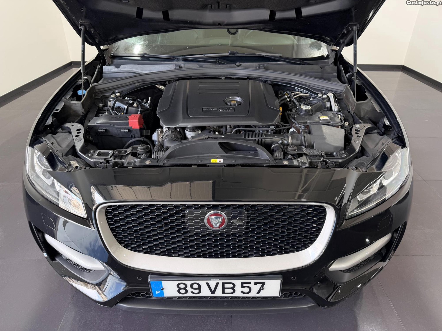 Jaguar F-Pace 2.0 I4-D R-SPORT AUTO 180 CV - NACIONAL - 87786 KM — fotografia 3