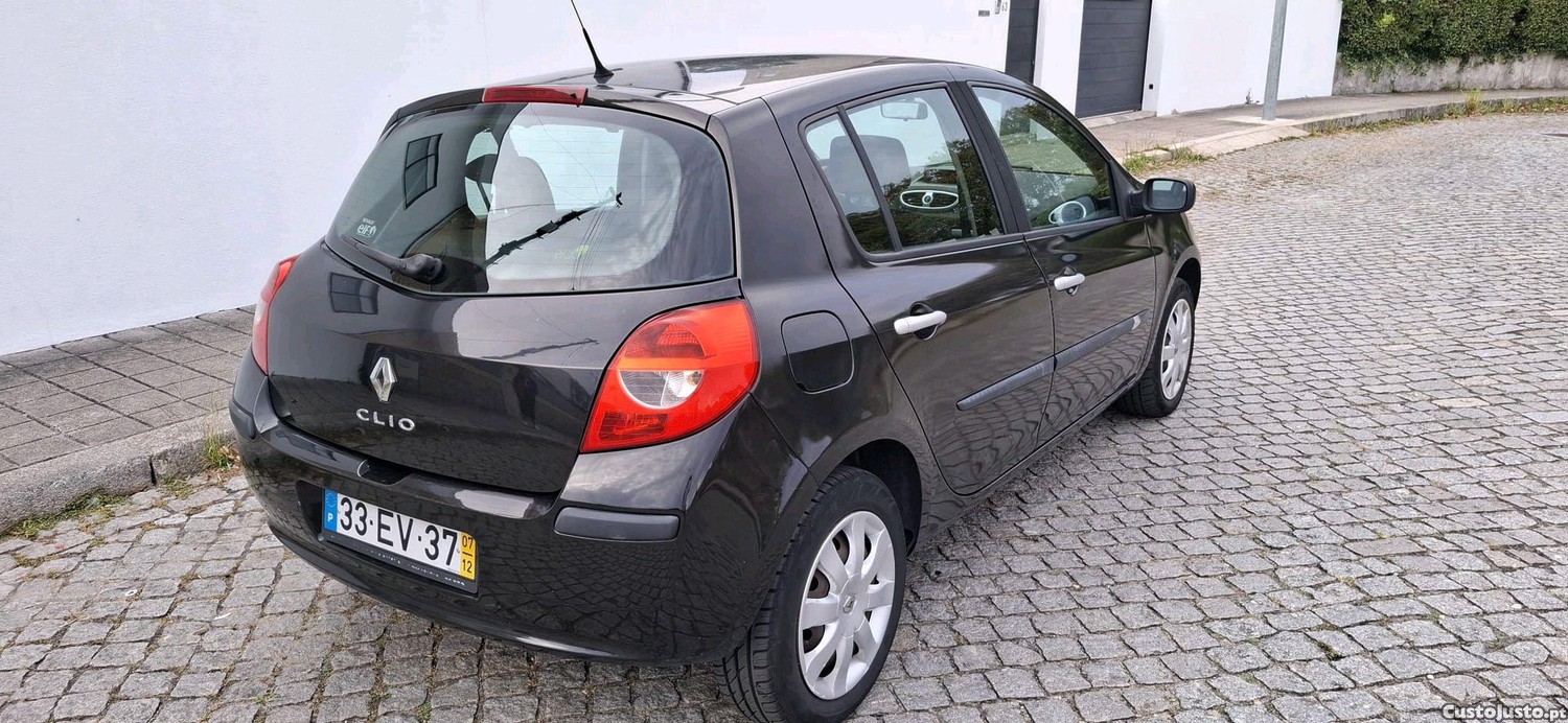 Renault Clio 1.5dci 106mil klms - 07 — photo 4
