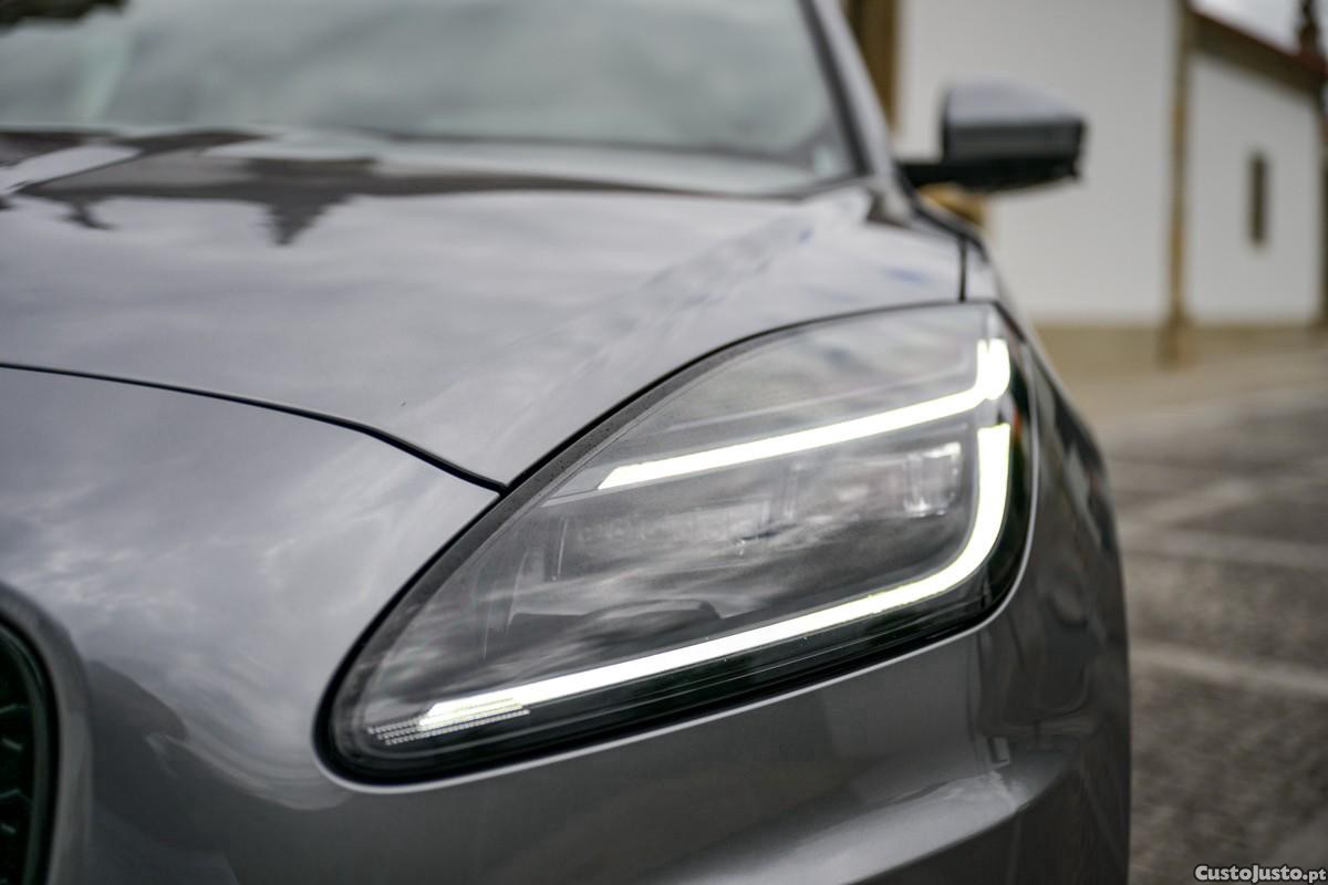 Jaguar E-Pace 1.5 P300e R-Dynamic SE AWD Aut. — fotografia 19