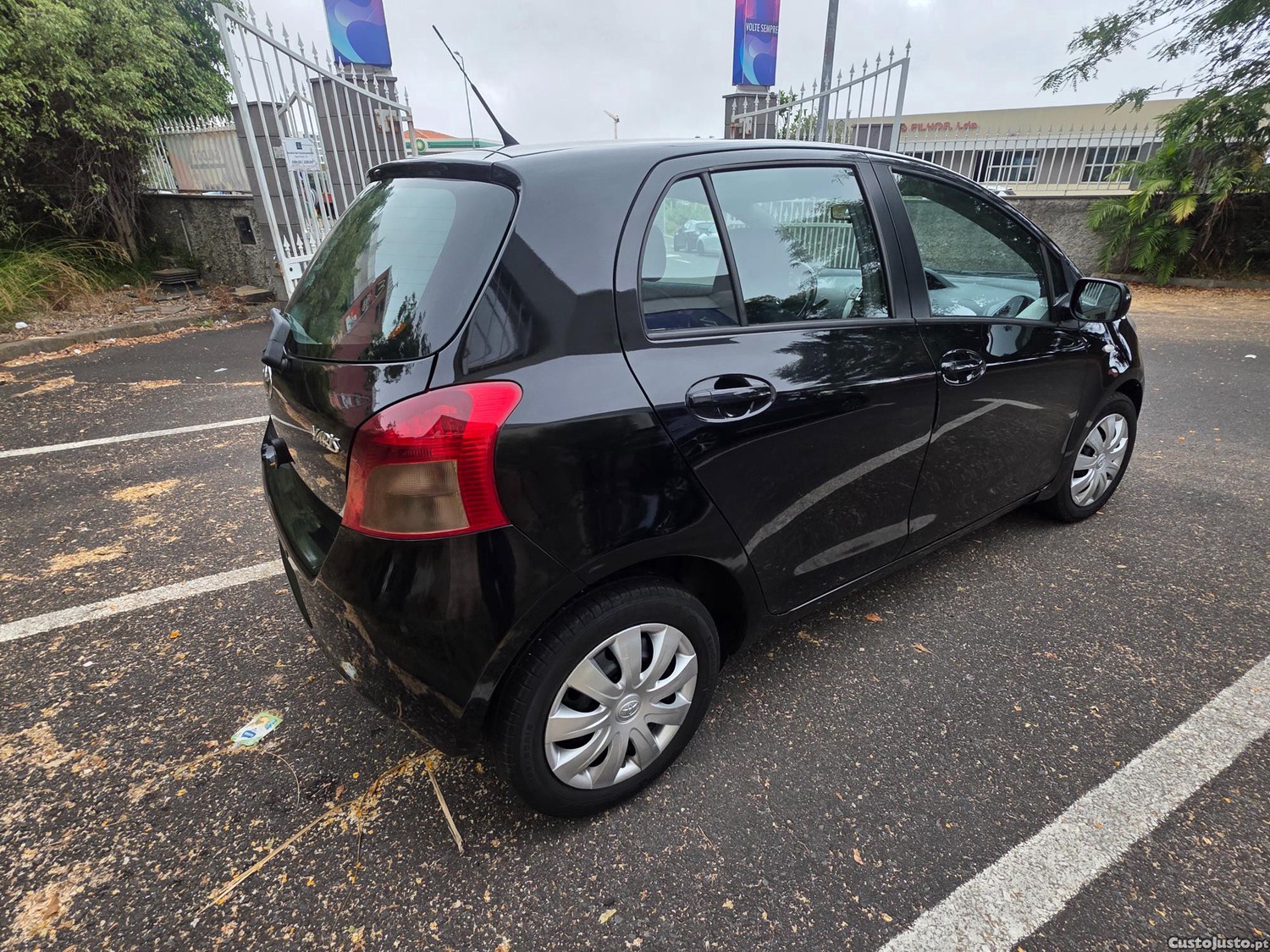 Toyota Yaris 1.3VVTI AUTOMÁTICO — photo 4