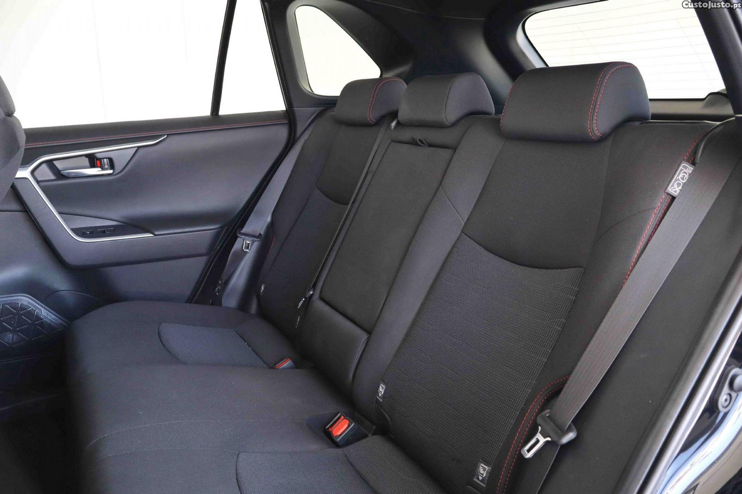 Toyota RAV4 2.5 HDF Plug-In Comfort — fotografia 4