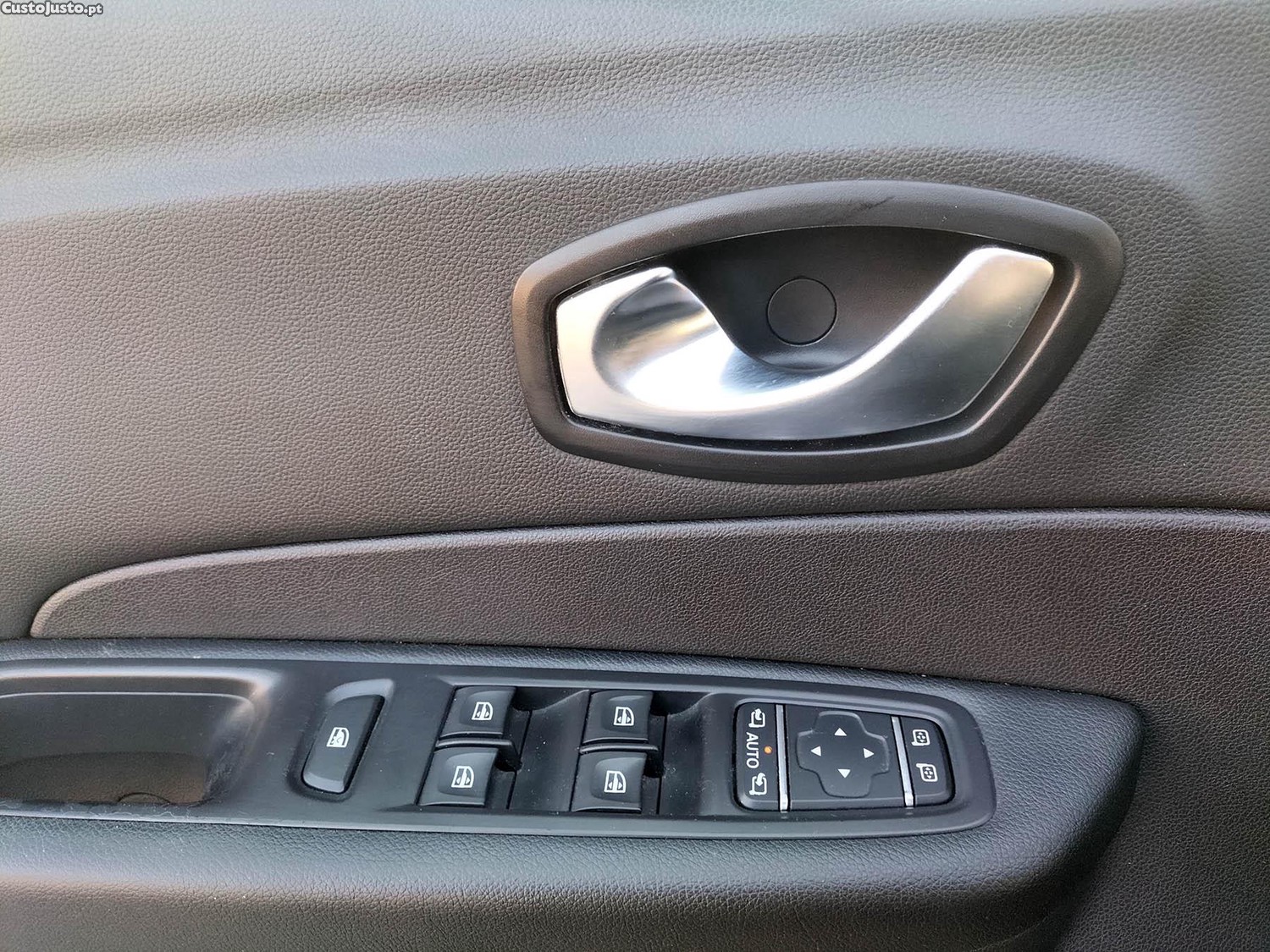 Renault Captur 1.5 DCI Energy 110cv — fotografia 3