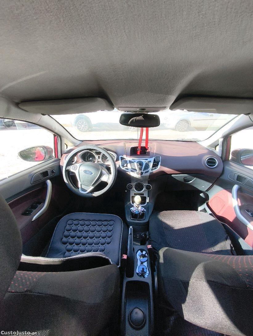 Ford Fiesta 1.6tdci — photo 5