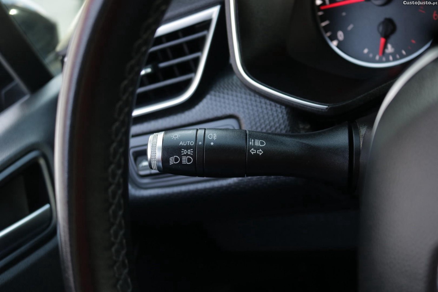 Renault Clio 1.5 Blue DCI Intens S/S — fotografia 33