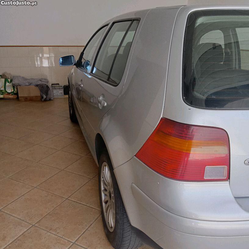 Volkswagen Golf 1.9 TDI 110 CV — fotografia 9