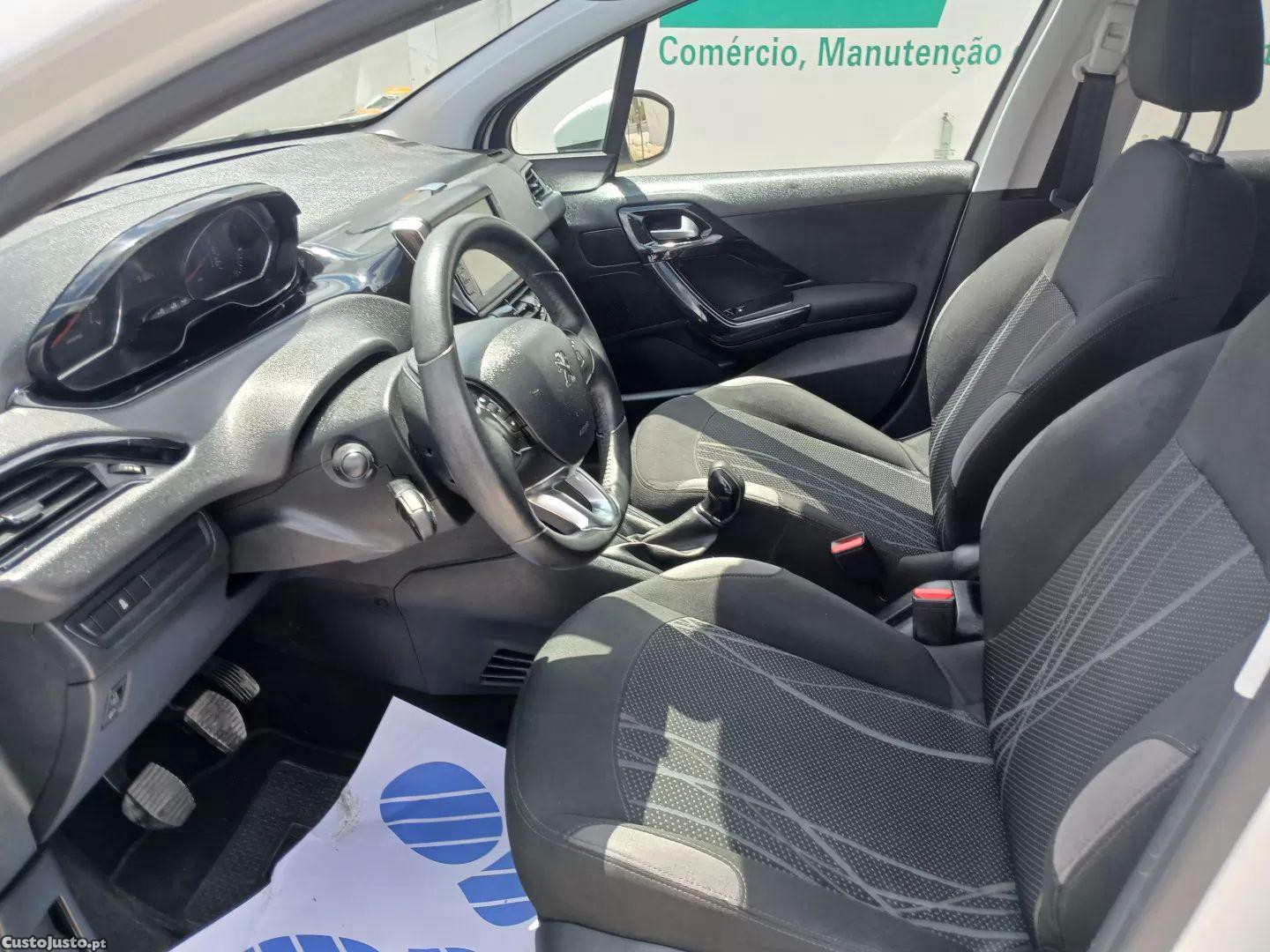 Peugeot 208 1.2 puretech active — fotografia 13