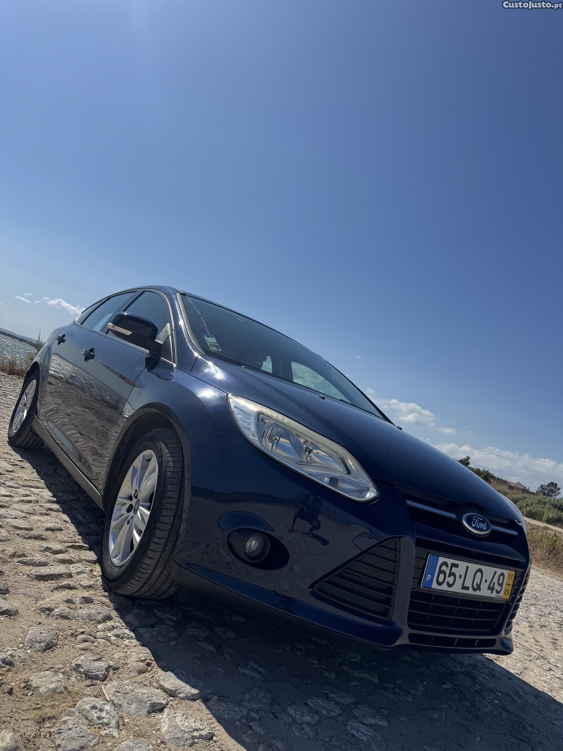 Ford Focus 1.6TDCi 115cv 150.000km e livro revisões — fotografia 2