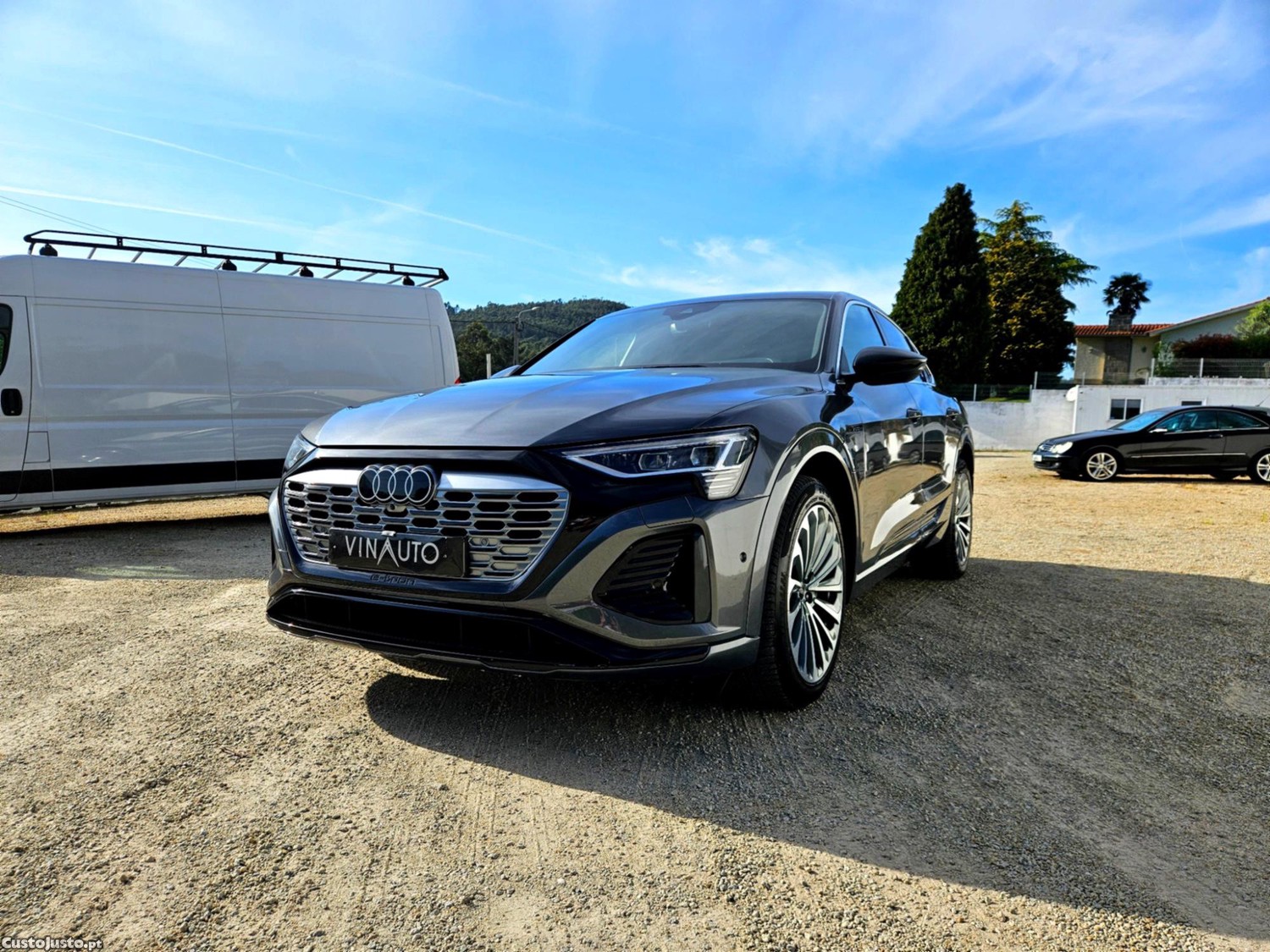 Audi Q8 Sportback 50 E-Tron — fotografia 11