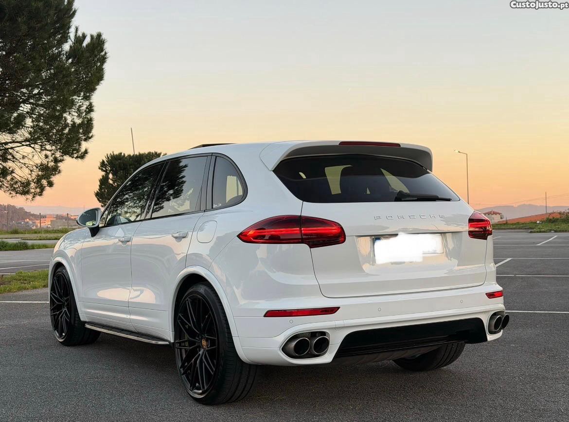 Porsche Cayenne E-Hibrido S 958 — photo 2