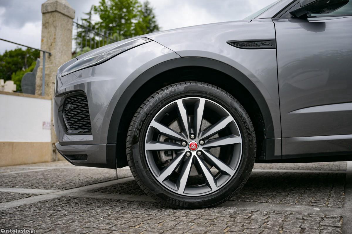 Jaguar E-Pace 1.5 P300e R-Dynamic SE AWD Aut. — fotografia 18