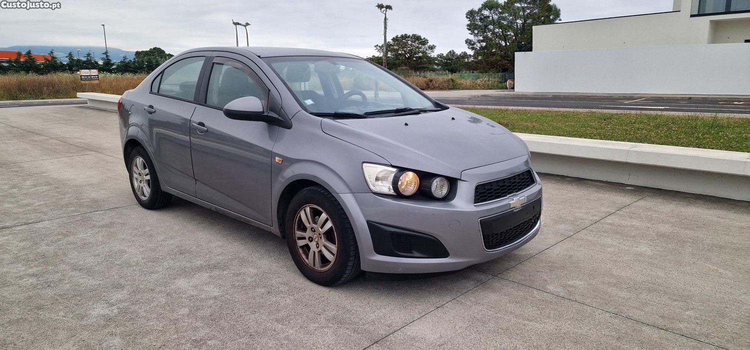 Chevrolet Aveo 2012 147mil — fotografia 5