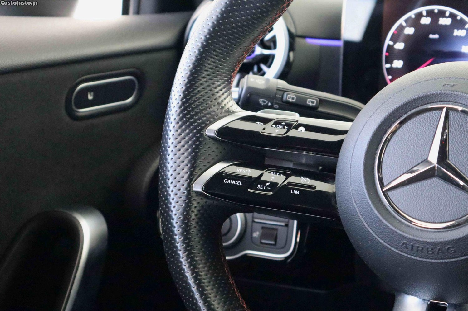 Mercedes-Benz A 200 AMG Line Aut. — fotografia 15