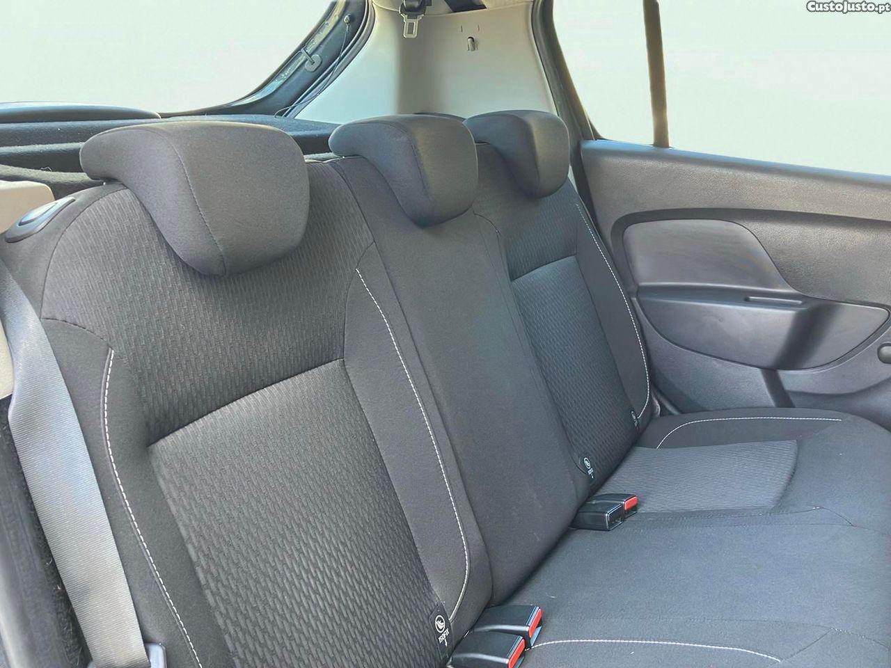 Dacia Sandero 1.0 SCe Pack — fotografia 3