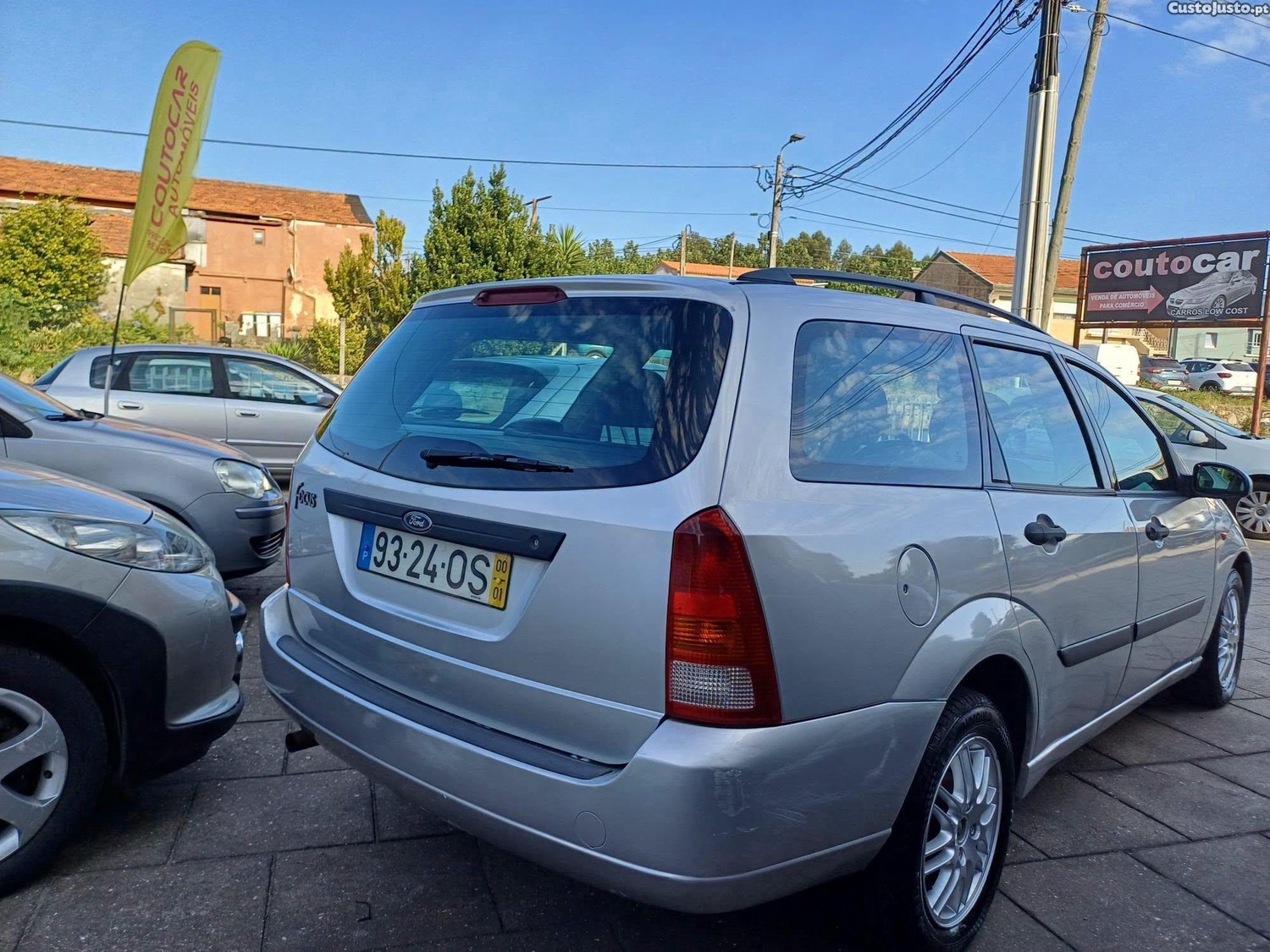 Ford Focus 1.6 i com Ac ViaturaNacional — fotografia 5